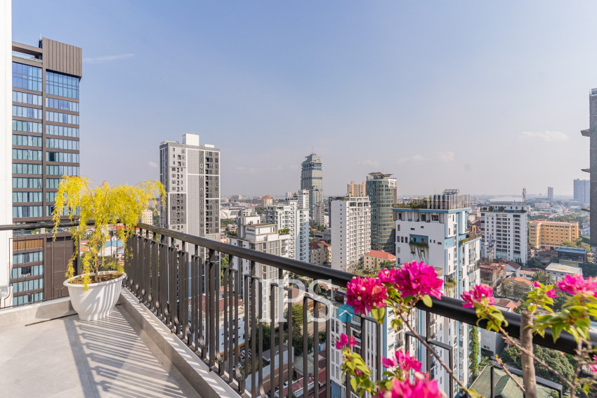 Duplex 4 Bedroom Serviced Penthouse For Rent - BKK1, Phnom Penh