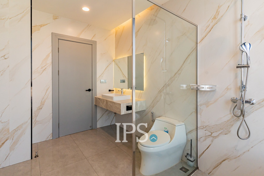 Duplex 4 Bedroom Serviced Penthouse For Rent - BKK1, Phnom Penh