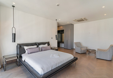 Duplex 4 Bedroom Serviced Penthouse For Rent - BKK1, Phnom Penh thumbnail