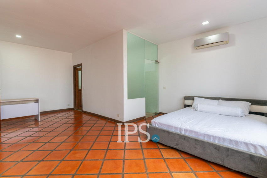 4 Bedroom Apartment For Rent - Chroy Changvar, Phnom Penh