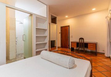 4 Bedroom Apartment For Rent - Chroy Changvar, Phnom Penh thumbnail