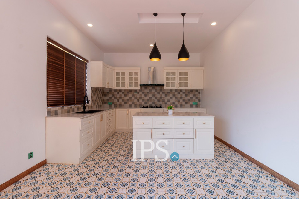 4 Bedroom Villa For Rent- Svay Dangkum, Siem Reap - Image 12
