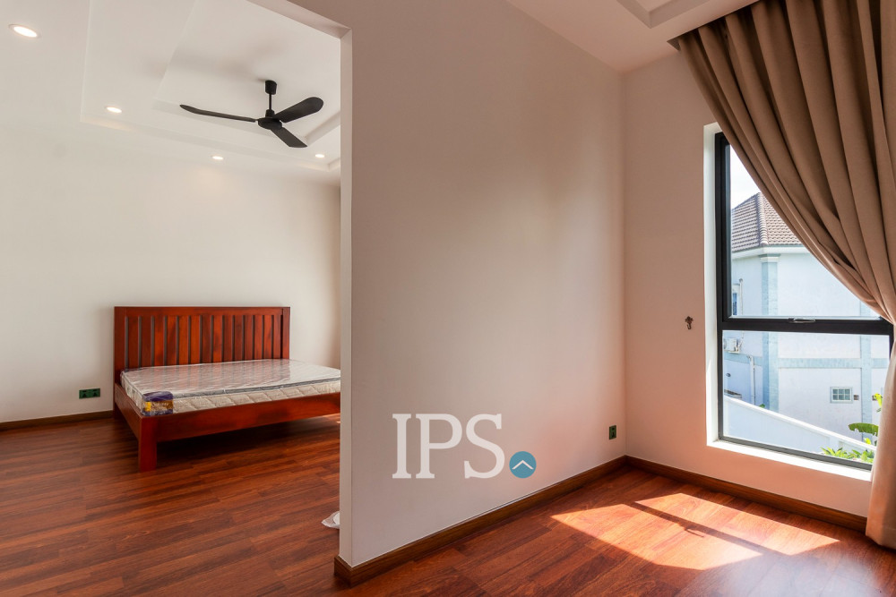 4 Bedroom Villa For Rent- Svay Dangkum, Siem Reap - Image 22