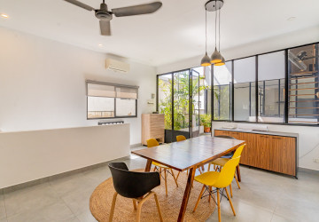 Renovated 3 Bedroom Apartment For Rent - Beoung Raing, Phnom Penh thumbnail