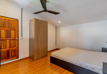 Renovated 3 Bedroom Apartment For Rent - Beoung Raing, Phnom Penh thumbnail