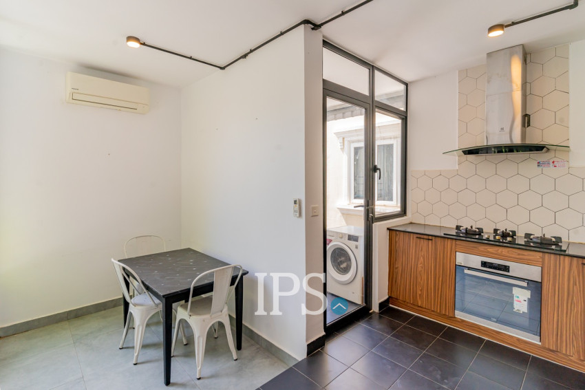 Renovated 3 Bedroom Apartment For Rent - Beoung Raing, Phnom Penh