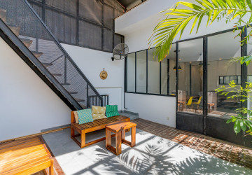 Renovated 3 Bedroom Apartment For Rent - Beoung Raing, Phnom Penh thumbnail