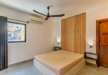 Renovated 3 Bedroom Apartment For Rent - Beoung Raing, Phnom Penh thumbnail