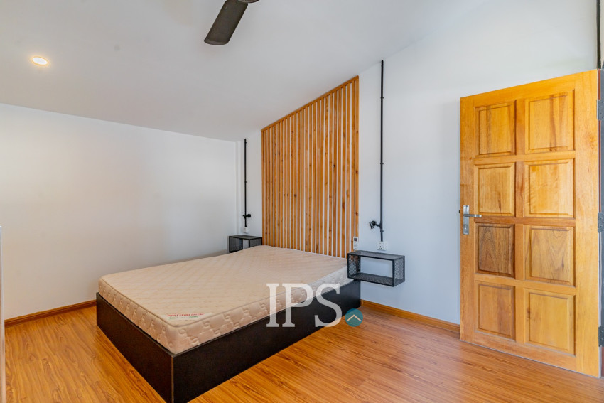 Renovated 3 Bedroom Apartment For Rent - Beoung Raing, Phnom Penh