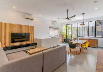 Renovated 3 Bedroom Apartment For Rent - Beoung Raing, Phnom Penh thumbnail