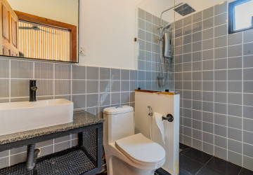 Renovated 3 Bedroom Apartment For Rent - Beoung Raing, Phnom Penh thumbnail