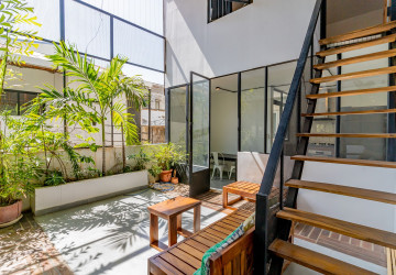 Renovated 3 Bedroom Apartment For Rent - Beoung Raing, Phnom Penh thumbnail