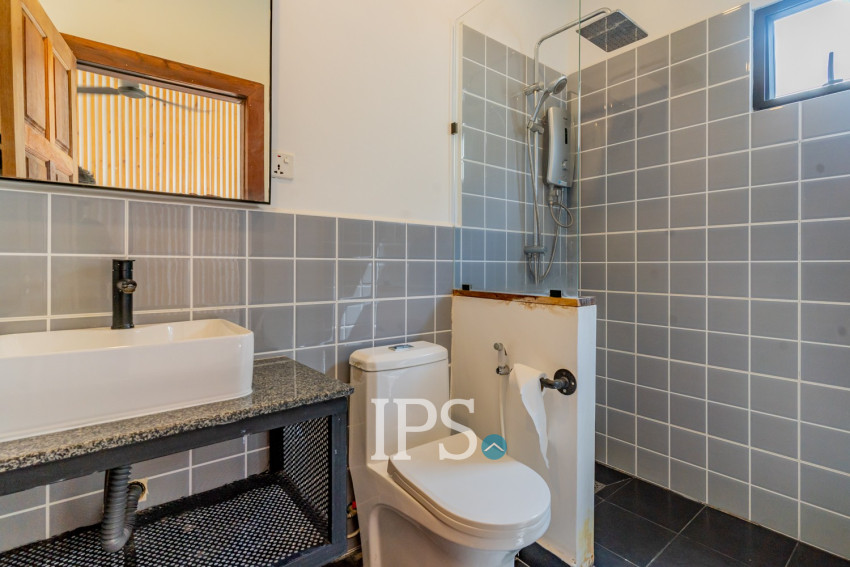 Renovated 3 Bedroom Apartment For Rent - Beoung Raing, Phnom Penh