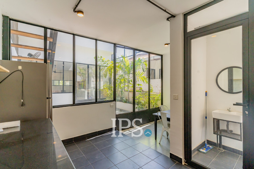 Renovated 3 Bedroom Apartment For Rent - Beoung Raing, Phnom Penh