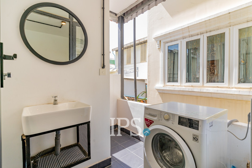 Renovated 3 Bedroom Apartment For Rent - Beoung Raing, Phnom Penh