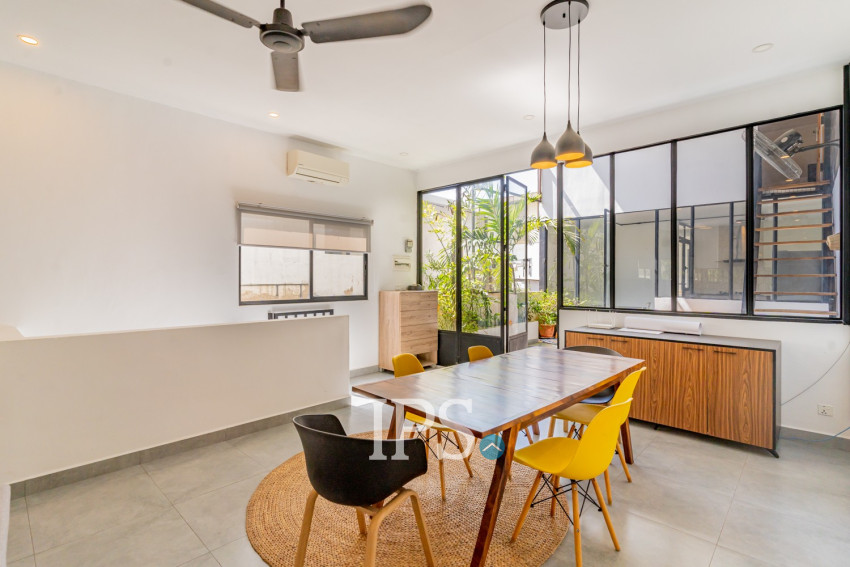 Renovated 3 Bedroom Apartment For Rent - Beoung Raing, Phnom Penh