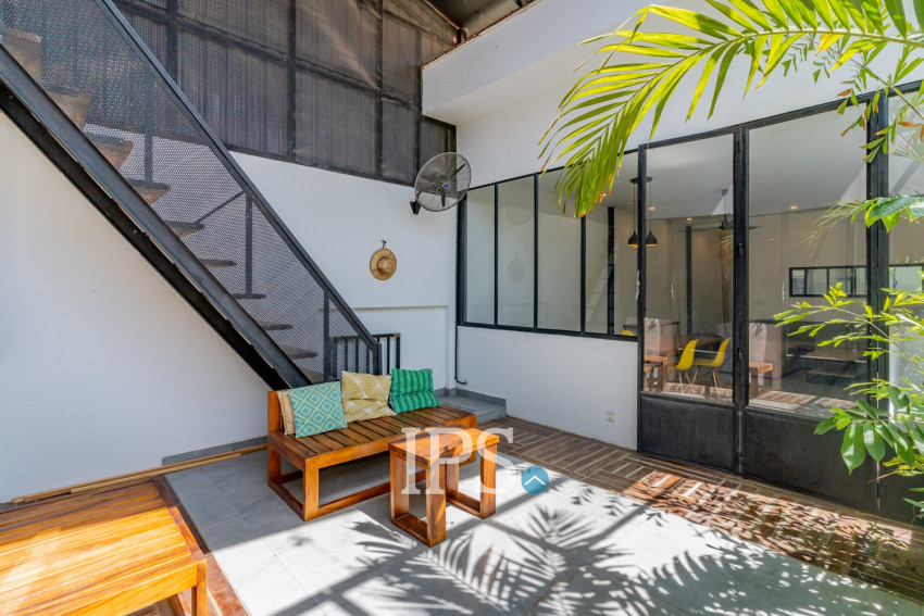 Renovated 3 Bedroom Apartment For Rent - Beoung Raing, Phnom Penh