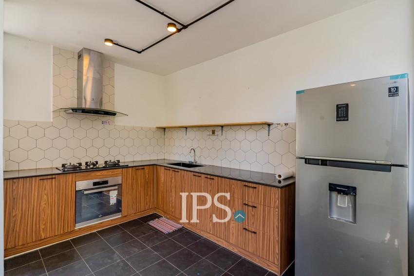 Renovated 3 Bedroom Apartment For Rent - Beoung Raing, Phnom Penh