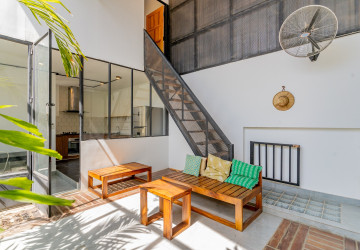 Renovated 3 Bedroom Apartment For Rent - Beoung Raing, Phnom Penh thumbnail