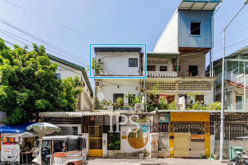 Renovated 3 Bedroom Apartment For Rent - Beoung Raing, Phnom Penh