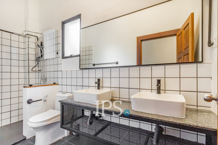 Renovated 2 Bedroom Apartment For Rent - Beoung Raing, Phnom Penh