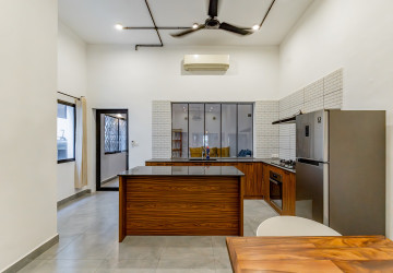 Renovated 2 Bedroom Apartment For Rent - Beoung Raing, Phnom Penh thumbnail