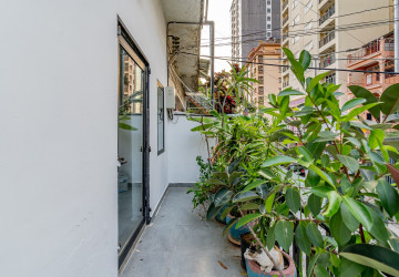 Renovated 2 Bedroom Apartment For Rent - Beoung Raing, Phnom Penh thumbnail