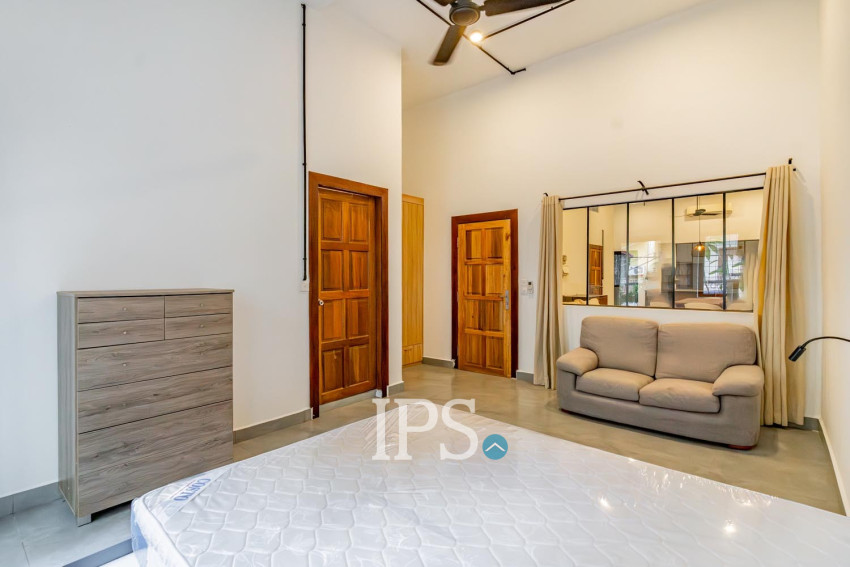 Renovated 2 Bedroom Apartment For Rent - Beoung Raing, Phnom Penh