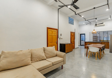 Renovated 2 Bedroom Apartment For Rent - Beoung Raing, Phnom Penh thumbnail