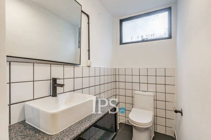 Renovated 2 Bedroom Apartment For Rent - Beoung Raing, Phnom Penh