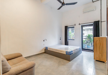 Renovated 2 Bedroom Apartment For Rent - Beoung Raing, Phnom Penh thumbnail