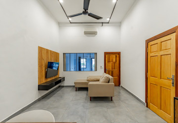 Renovated 2 Bedroom Apartment For Rent - Beoung Raing, Phnom Penh thumbnail