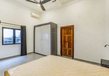 Renovated 2 Bedroom Apartment For Rent - Beoung Raing, Phnom Penh thumbnail
