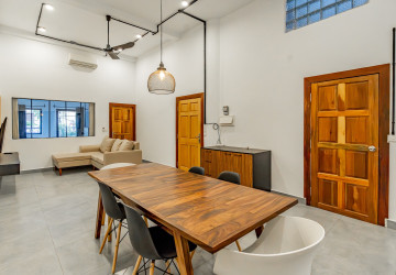 Renovated 2 Bedroom Apartment For Rent - Beoung Raing, Phnom Penh thumbnail