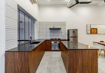 Renovated 2 Bedroom Apartment For Rent - Beoung Raing, Phnom Penh thumbnail