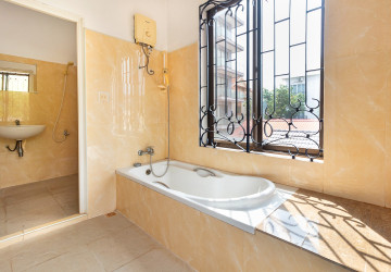 3 Bedroom Villa For Rent - Svay Dangkum, Siem Reap thumbnail