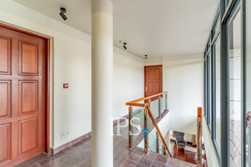 Duplex 3 Bedroom Penthouse For Rent - Wat Phnom, Phnom Penh