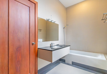 3 Bedroom Penthouse For Rent - BKK1, Phnom Penh thumbnail