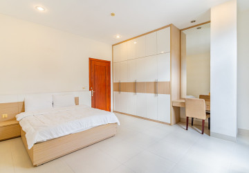 3 Bedroom Penthouse For Rent - BKK1, Phnom Penh thumbnail