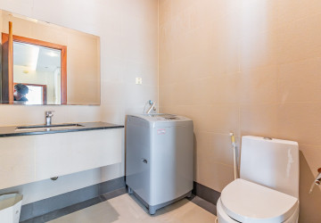 3 Bedroom Penthouse For Rent - BKK1, Phnom Penh thumbnail
