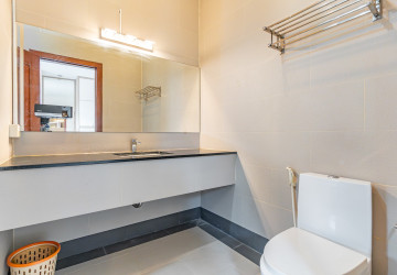 3 Bedroom Penthouse For Rent - BKK1, Phnom Penh thumbnail