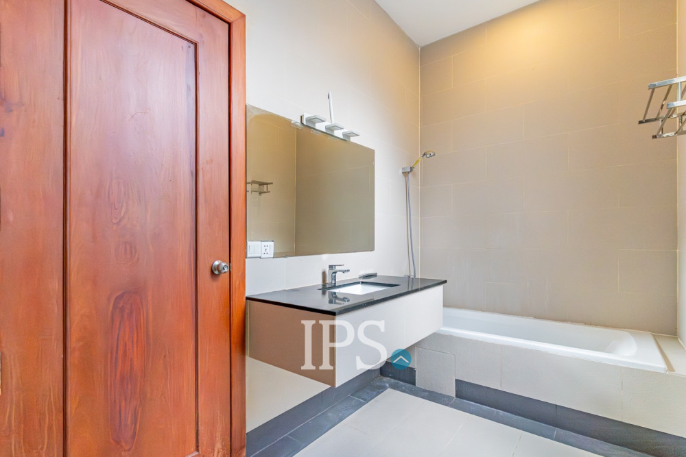 3 Bedroom Penthouse For Rent - BKK1, Phnom Penh - Image 24