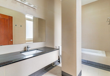 3 Bedroom Penthouse For Rent - BKK1, Phnom Penh thumbnail