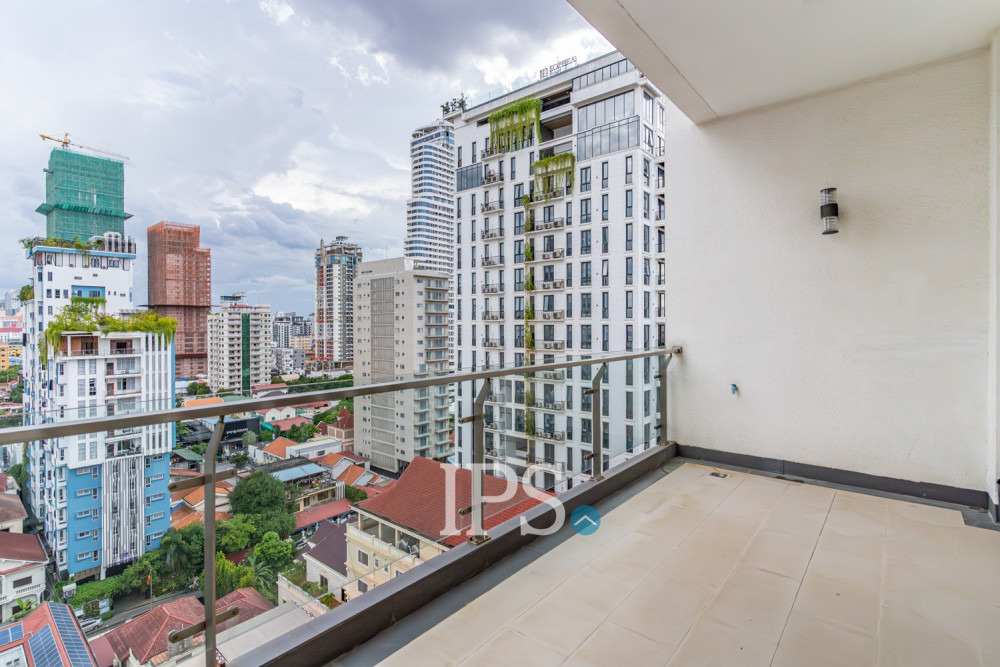 3 Bedroom Penthouse For Rent - BKK1, Phnom Penh - Image 28
