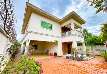 4 Bedroom Villa For Sale – Svay Dangkum, Siem Reap