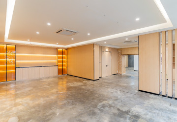 370 Sqm Green Office Space For Rent - Tonle Bassac, Phnom Penh thumbnail
