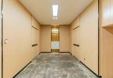 370 Sqm Green Office Space For Rent - Tonle Bassac, Phnom Penh thumbnail