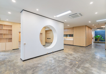 370 Sqm Green Office Space For Rent - Tonle Bassac, Phnom Penh thumbnail