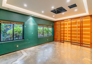370 Sqm Green Office Space For Rent - Tonle Bassac, Phnom Penh thumbnail