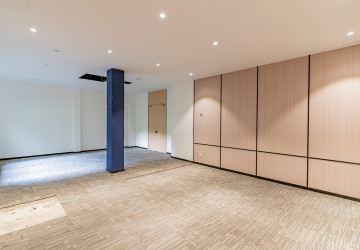 370 Sqm Green Office Space For Rent - Tonle Bassac, Phnom Penh thumbnail